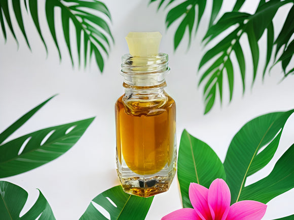 Tropical petrichor.                                  This oud oil combines fresh herbaceous and citrus notes with an earthy rain aroma, finished with aquatic touches. Ideal for spring or summer.